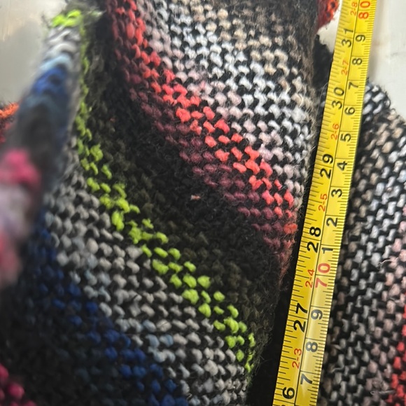 Poncho - Picture 15 of 15